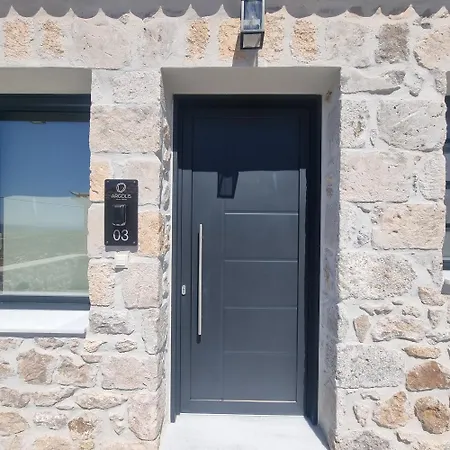 아파트 Argolis Stone Homes δ3 *
